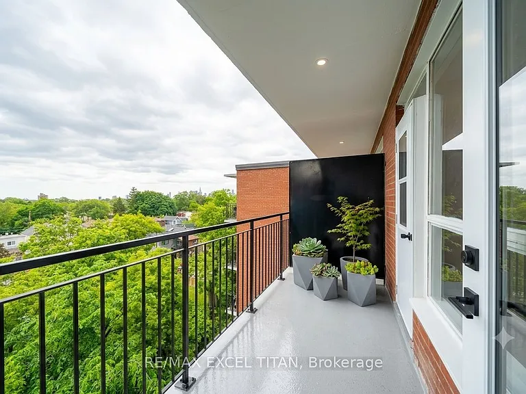 165 Cosburn Ave #615 — Photo 8