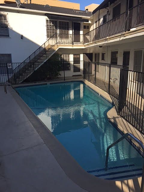 2nd image of 650 Levering Ave APT 5