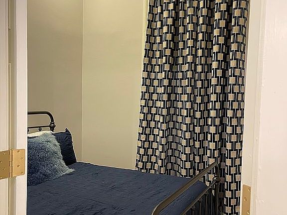 3rd image of 812 Esplanade Ave #1