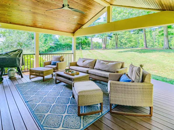 2173 Lakeside Dr, Lexington, KY 40502