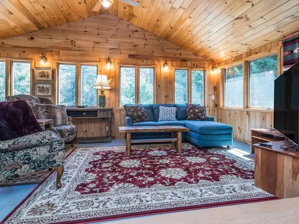 50 Rosewood Lane, Castleton, VT 05732