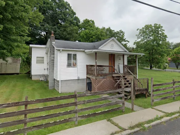 106 Virginia St, Sophia, WV 25921