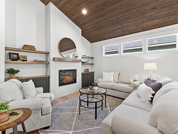 4th image of 105 Bighorn Ct