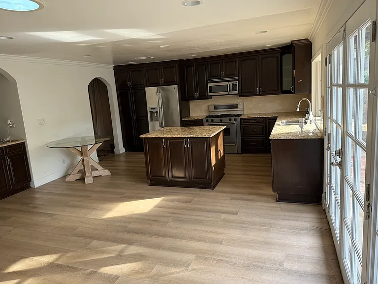 2780 Diana St — Photo 3