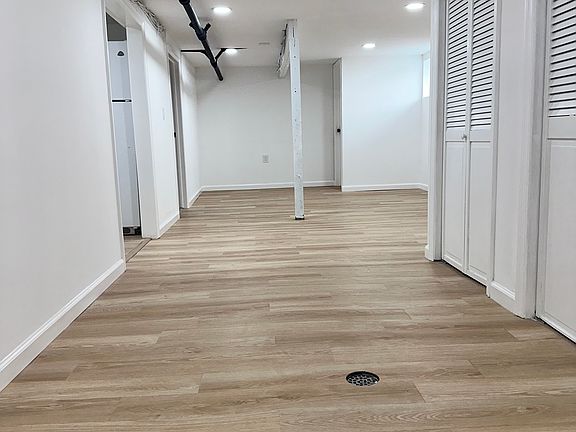 3rd image of 1225 Oakland Ave #Basement
