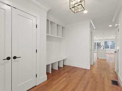 35 Dalby St #B, Newton, MA, 02458