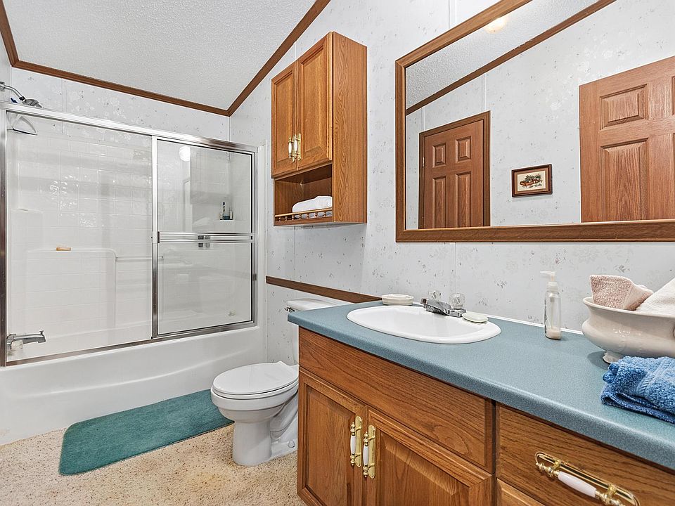 1st image of 75 Walnut Dr