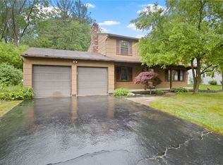 69 Tree Brook Dr, Rochester, NY 14625