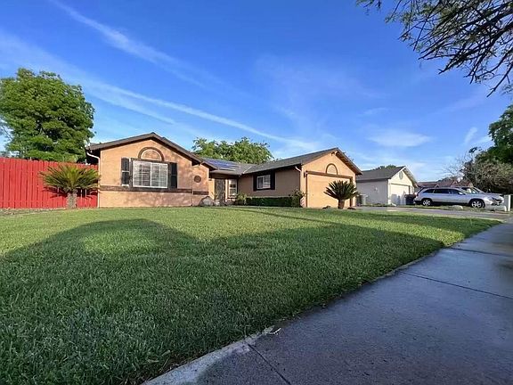 2nd image of 380 Barcelona Dr