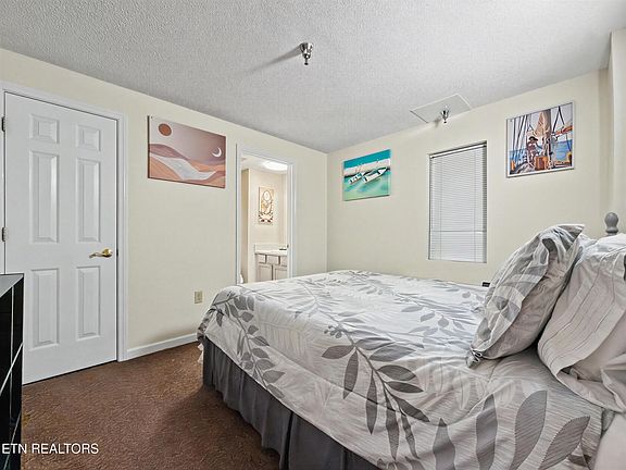 5th image of 413 Baskins Creek Rd #308