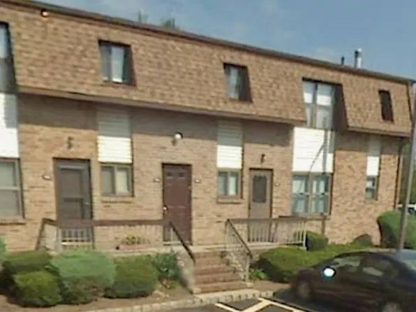 104 N Oaks Blvd, North Brunswick, NJ 08902