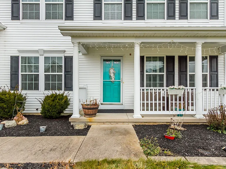 9 Chriswell Ln — Photo 1