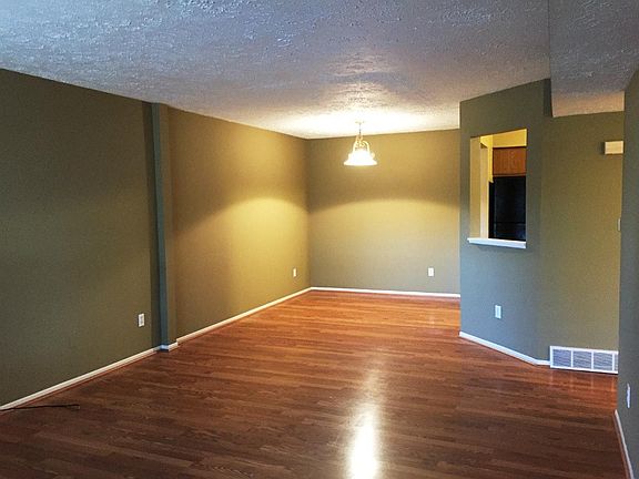 Living/dining room