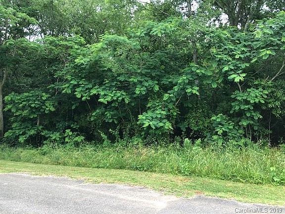 3rd image of 1185 Cambridge Dr