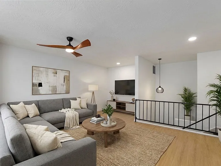 2025 E Battlefield Rd — Photo 22