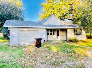 102 S New St, Milford, IL