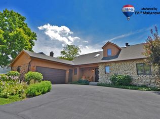 22W241 McCarron Rd, Glen Ellyn, IL 60137