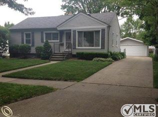 1410 Balmoral Dr, Mount Clemens, MI 48043