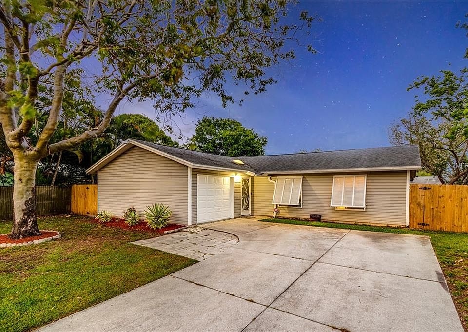 1st image of 1822 Chrysler Ave