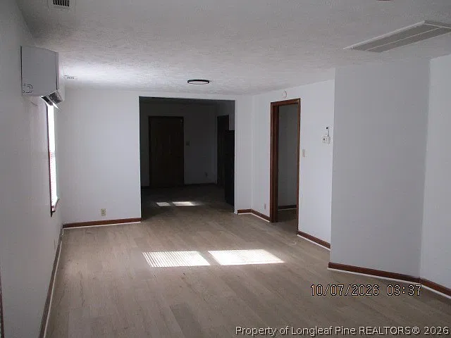 2 bed, 1.0 bath, 872 sqft, $1,150 — Photo 4