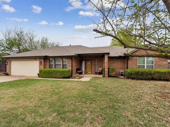 16909 Applebrook Dr, Edmond, OK 73012