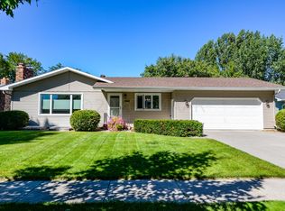 2962 Southgate Dr S, Fargo, ND 58103