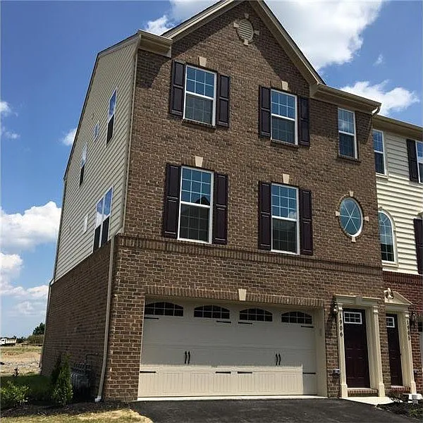 1906 Pointe View Dr
