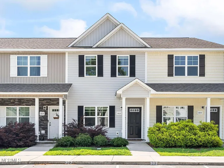 302 Justice Farm Dr — Photo 1