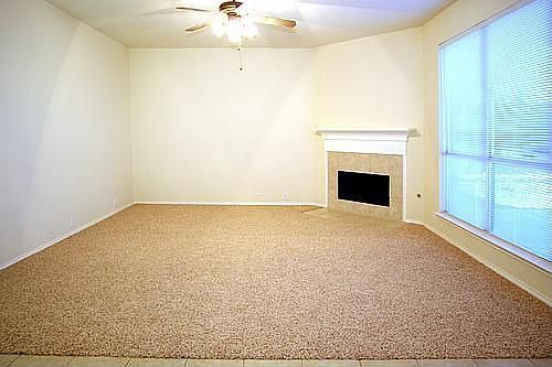 3rd image of 4029 Double Oak Dr