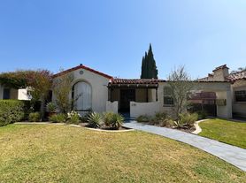 2322 Eucalyptus Ave