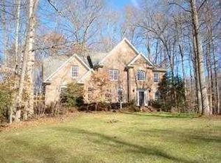 6071 Windsor Farme Rd, Summerfield, NC 27358