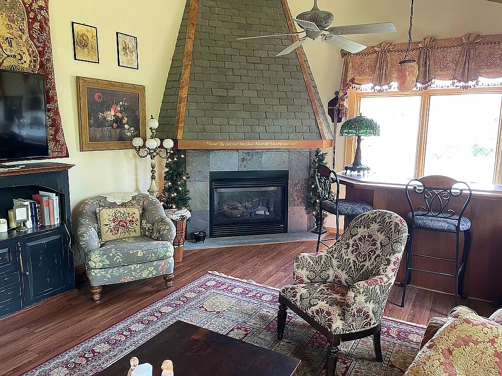 2807 Buchanan St photo 1