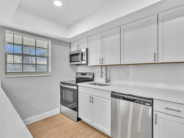 161 NW 40th St #1 — Photo 8