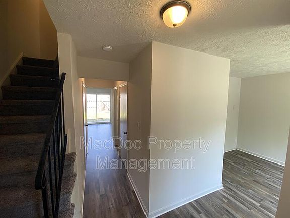 4th image of 123 Oak Dr