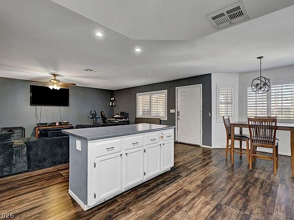2nd image of 7600 Cromberg Ave Unit 201