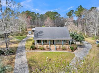 215 Saddle Ln, Summerville, SC 29483