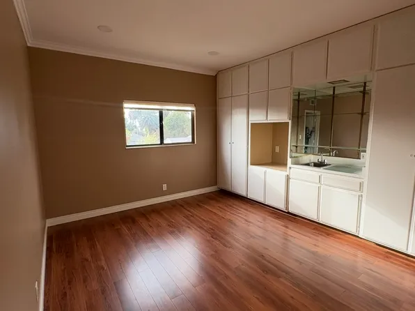 (undisclosed Address), Los Angeles, CA 91406
