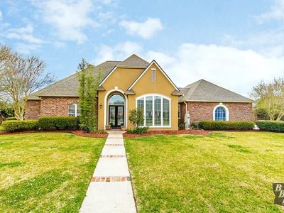 102 Longwood Dr, Thibodaux, LA, 70301