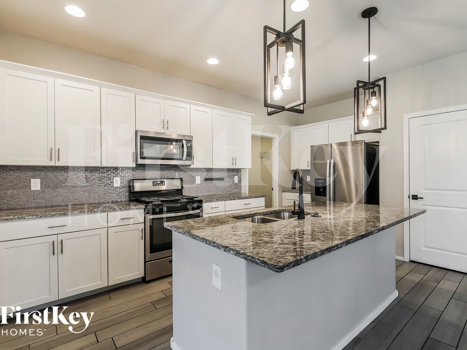4 bed, 2.5 bath, 2250 sqft, $2,025 — Photo 4