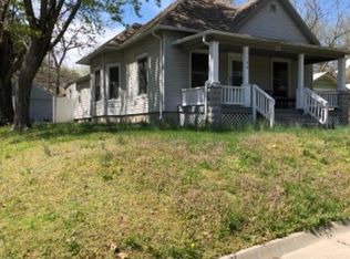 1195 SW Plass Ave, Topeka, KS 66604