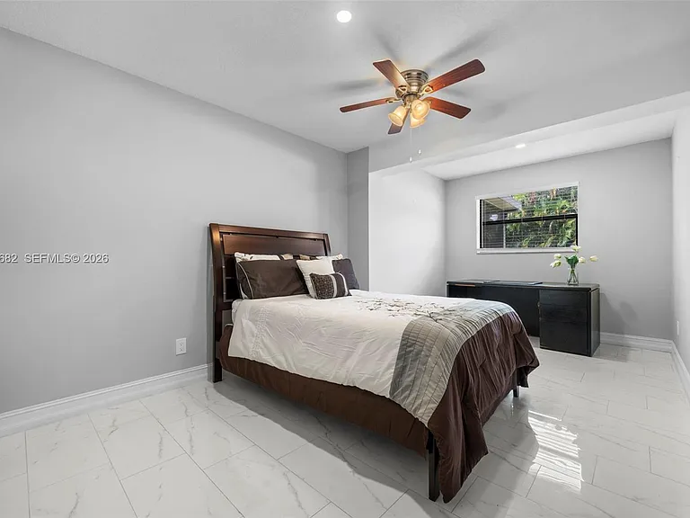 101 NE 2nd Pl — Photo 13