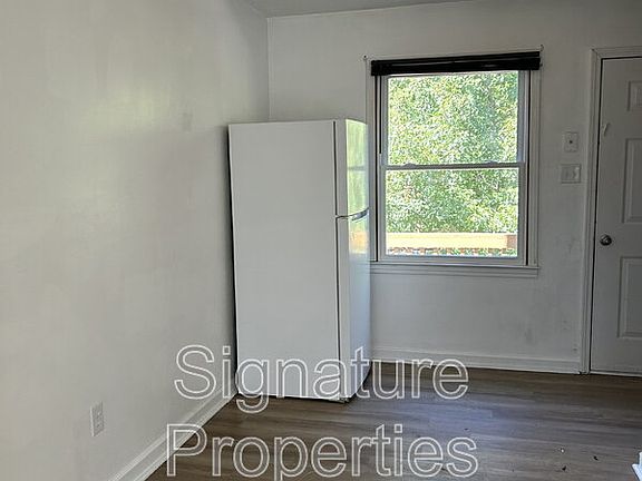 5th image of 1055 Rives Rd APT 16