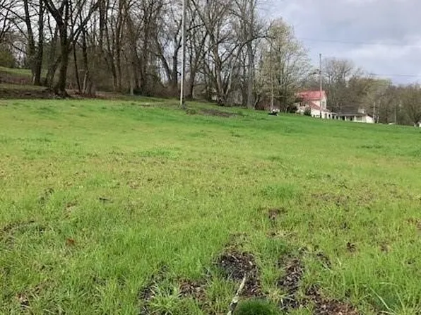 708 S 7th St, Cambridge, OH 43725