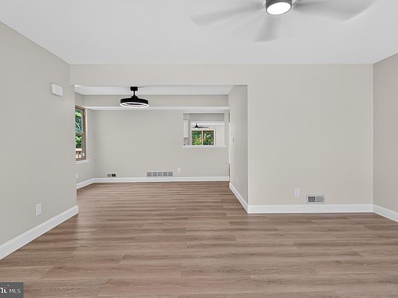 5th image of 27 Tallowood Dr