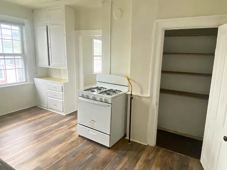 163 Paine St — Photo 9