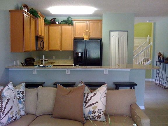 1002 Cypress Pointe Blvd