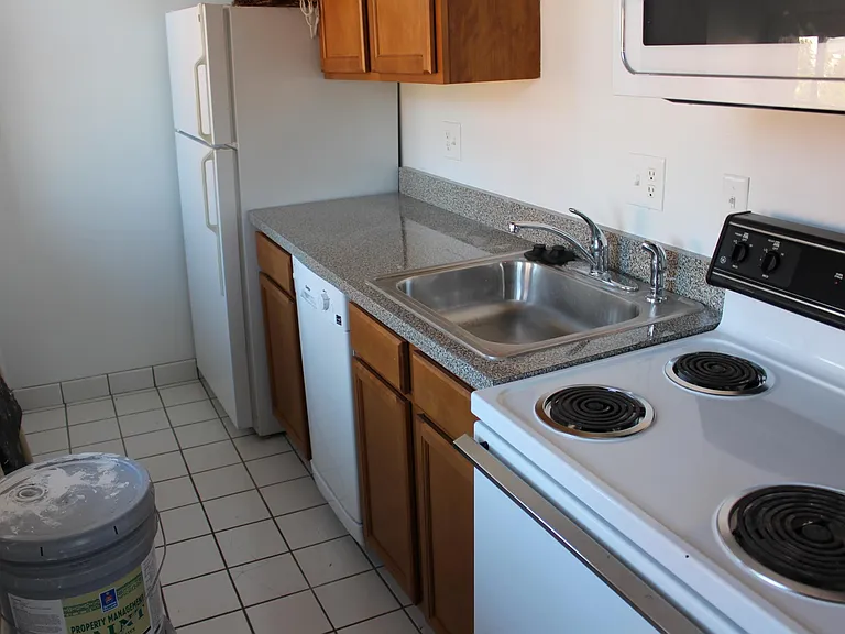 2416 Salutaris Ave #5 — Photo 8