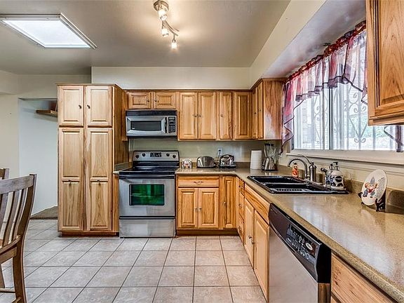 3rd image of 10232 Montwood Dr