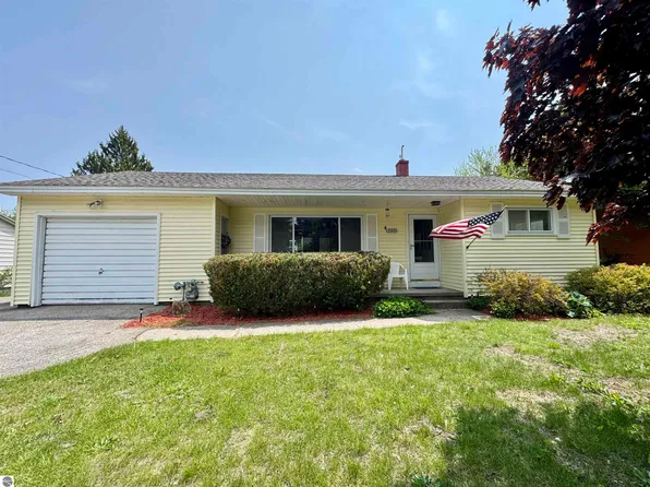 12805 S Regal St, Traverse City, MI 49684