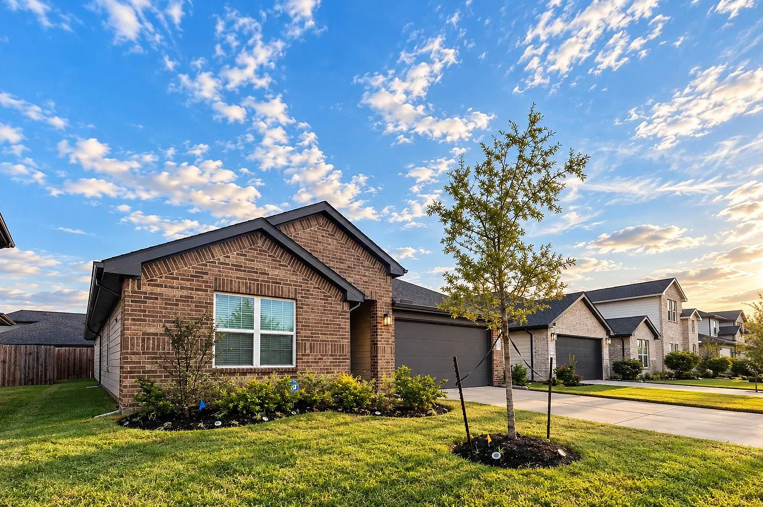 4 bed, 3.0 bath, 2221 sqft, $2,700 — Photo 3